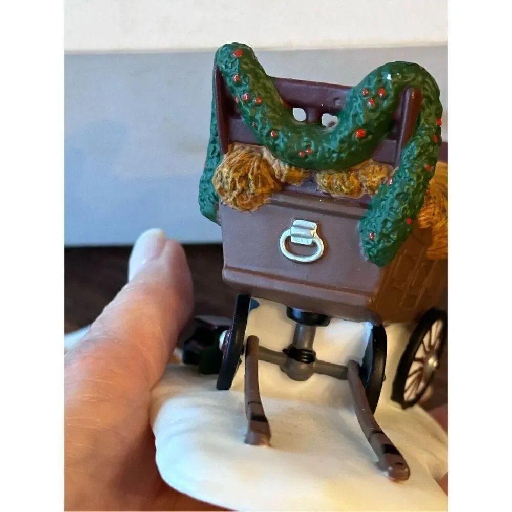 Department 56 Dickens Village Thatchers accessory set